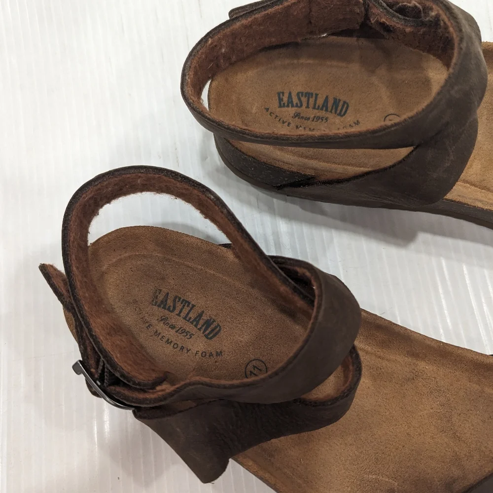 EASTLAND women's strappy brown leather sandals size 11
